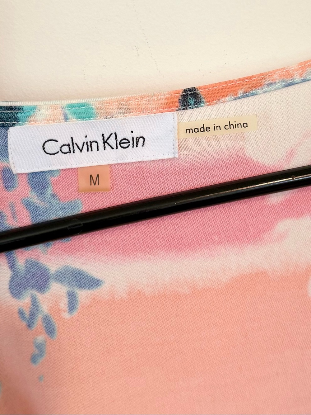 Calvin Klein Sleeveless Cowl-Neck Floral Tank - Size: Medium - Picture 2 of 5